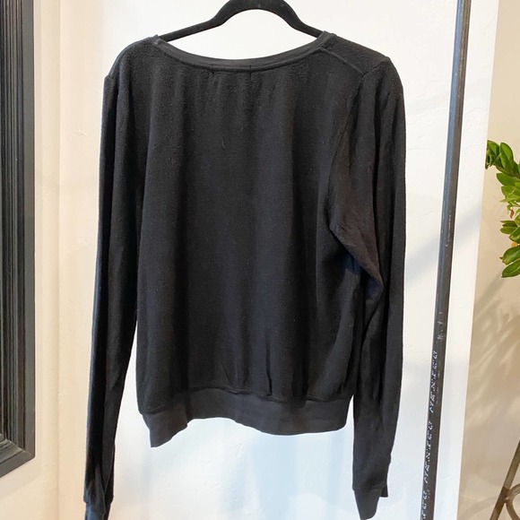 DREAM SCENE x WILDFOX Women's Back/Gold Foil Snowflake Fleece Pullover sz M NWT - Picture 4 of 9